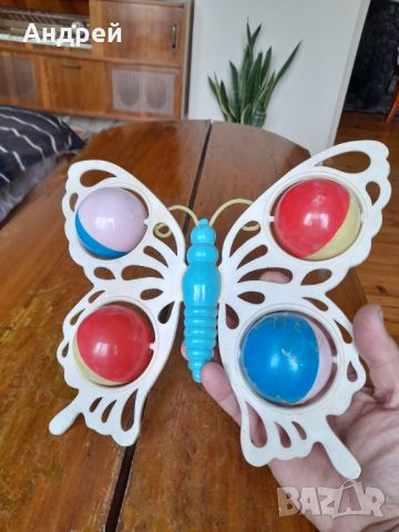 Стара играчка дрънкалка Пеперуда, снимка 3 - Други ценни предмети - 45506301