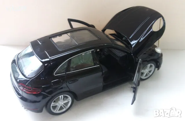 Метална количка Bburago Porsche Macan Мащаб 1:24, снимка 5 - Колекции - 48679009