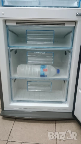 Хладилник с фризер Electrolux Nofrost , снимка 7 - Хладилници - 53851749