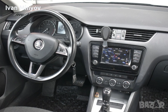 Skoda Octavia 1.6 DSG, снимка 9 - Автомобили и джипове - 53699383