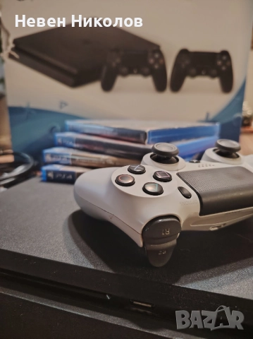 PS4 SLIM конзола 1 TB + 4 оригинални игри 