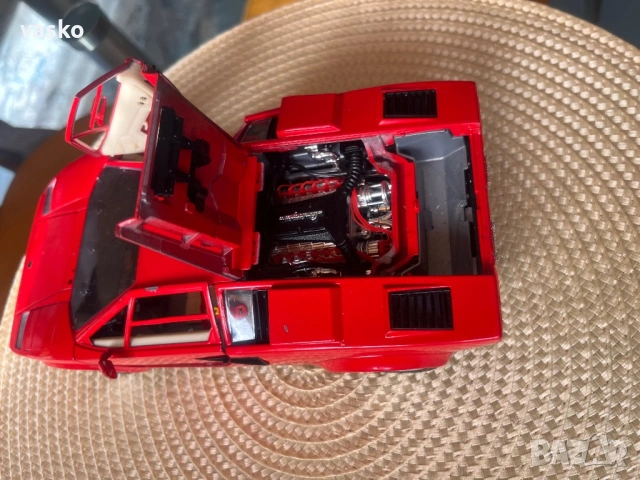 Burago Italy 1:18, снимка 5 - Колекции - 53392879