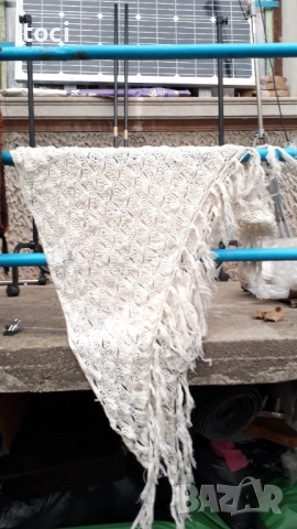 Ръчна изработка красив дамски шал, снимка 2 - Шалове - 52521872