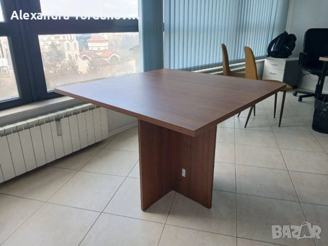 Квадратна кафява маса, снимка 2 - Маси - 53984123