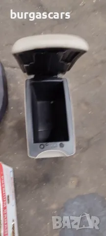 Подлакътник Citroen C4 - 70лв, снимка 3 - Части - 50177108