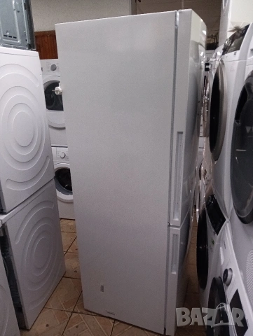 Като нов комбиниран хладилник с фризер  Бош Bosch А+++ 2 години гаранция!, снимка 6 - Хладилници - 53908383