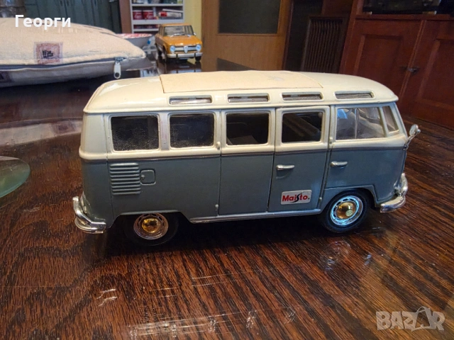 Volkswagen Van Samba Maisto 1:25 , снимка 2 - Колекции - 53762422