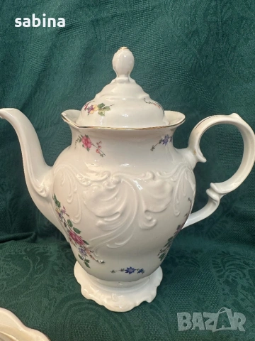 Класически полски бароков сервиз с релефни орнаменти и флорален декор, снимка 9 - Сервизи - 53387363