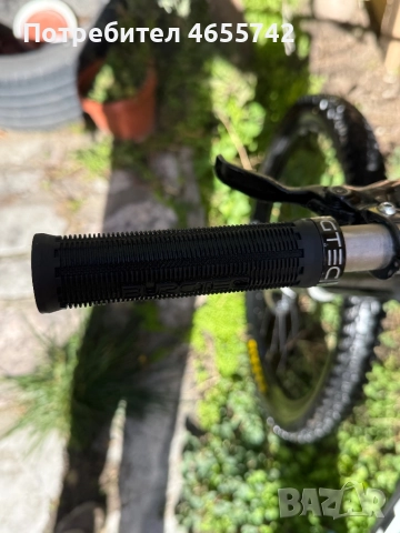 Продавам колело за планинско спускане, снимка 5 - Велосипеди - 52485937
