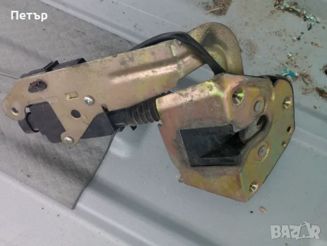 Задна лява брава ситроен ц8 Пежо 807 ланчия федра , снимка 2 - Части - 50129607