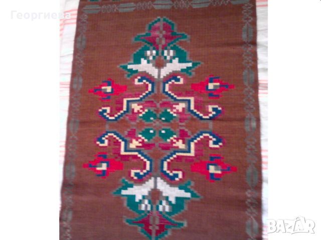 Ръчни плетива и килимче, снимка 9 - Декорация за дома - 45622466