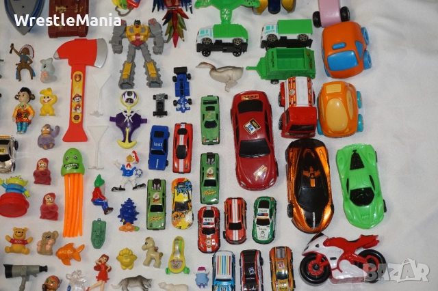 Голям Лот от Фигурки Направени За Mcdonalds Kinder Burger King и други 2.3кг , снимка 7 - Колекции - 51950637