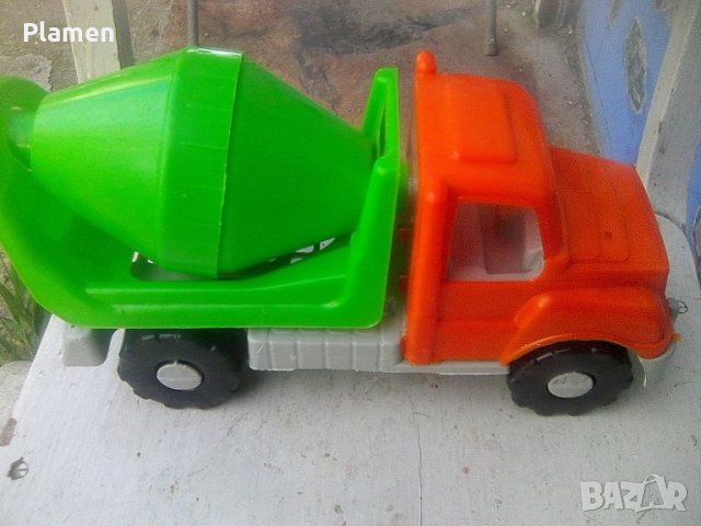 Пластмасово детско камионче бетонобъркачка, снимка 2 - Коли, камиони, мотори, писти - 45917894