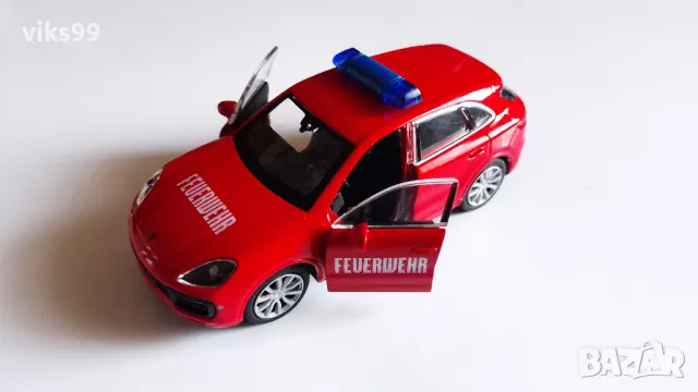 Porsche Cayenne Turbo Feuerwehr Welly 1:34-39 , снимка 2 - Колекции - 49422446