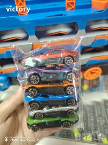 Комплект динозавър камион с колички – паркинг и катапулт 2 в 1 , снимка 4 - Коли, камиони, мотори, писти - 52719621