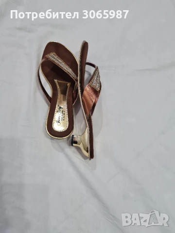 Нови дамски чехли с камъни 25лв , снимка 5 - Маратонки - 51071926