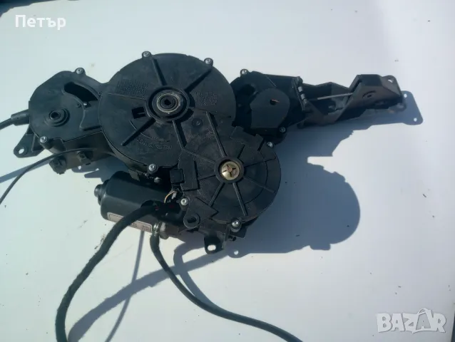 Механизъм с моторче за задна лява ел.врата Пежо 807 Ситроен Ц8 ланчия федра 1488889080, снимка 5 - Части - 50158801