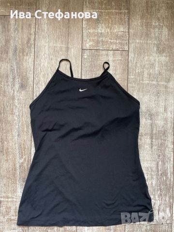 Спортен черен еластичен топ потник Nike  оригинален , снимка 2 - Потници - 45305575