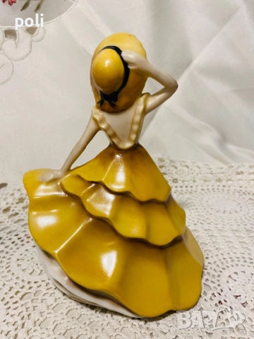 порцеланова статуетка , снимка 3 - Статуетки - 52477740