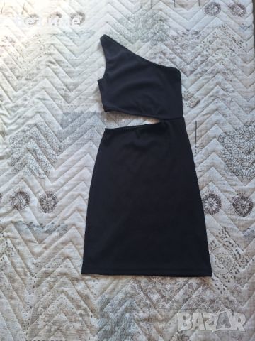 Черна лятна рокля Pull&bear, снимка 1 - Рокли - 46231527