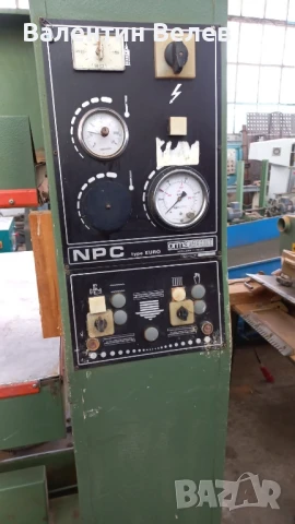 Топла преса за врати и фурнир с размери 2500мм. х 1300мм.затопляне на вода-ITALY, снимка 5 - Други машини и части - 51389513