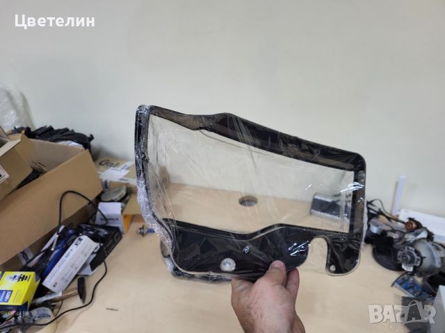 Дясно стъкло за фар Jeep Cherokee WK2 dqsno styklo far джип чероки вк2, снимка 2 - Части - 46369386