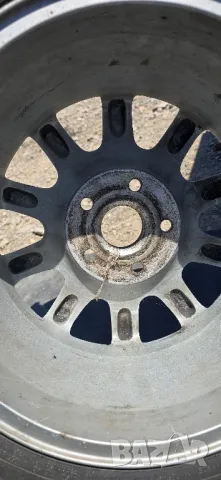 оригинална резервна джанта от Ауди 100, снимка 4 - Гуми и джанти - 50028466