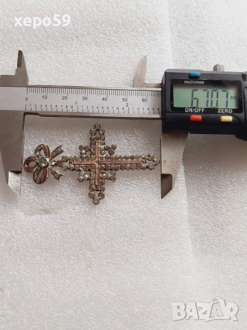 Стар антикварен кръст(медальон)Франция,19век.сребро и злато/каталожна цена 1600$/, снимка 12 - Антикварни и старинни предмети - 52681269