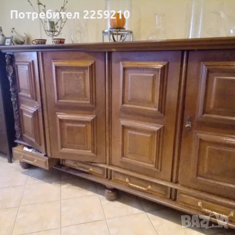 Богато резбован бюфет в неоренесансов стил - Библиотеки, Офиси, Витрини, снимка 3 - Бюфети - 48964552