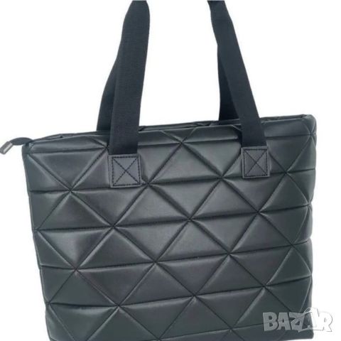 Дамска капитонирана чанта от еко к. - супер удобна подходяща за ежедневието, снимка 2 - Чанти - 45743639