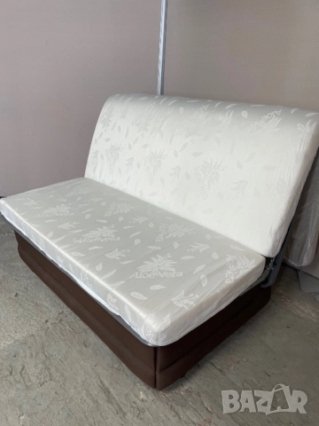 Прав разтегателен диван с опция сън в много добро състояние , снимка 5 - Дивани и мека мебел - 51838523