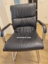 Офис столове: посетителски от естествена кожа и работни от еко кожа, снимка 2