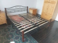 Двойно метално легло с дървени крака, снимка 1