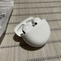 Безжични слушалки Pro 6 - White, снимка 1 - Безжични слушалки - 45306384