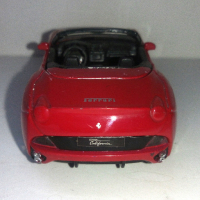 Bburago Ferrari California 1:43, снимка 3 - Колекции - 40417674