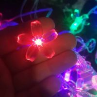 Многоцветни коледни LED лампички с цветя с щепсел  - Многоцветни, дължина - 5м ,28бр лампички.С мног, снимка 11 - Декорация за дома - 45786343