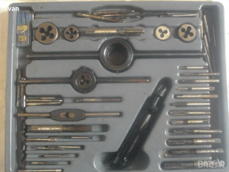 VEB НЕМСКИ ГДР СТАРО КАЧЕСТВО КОМПЛЕКТ 58 БРОЯ МЕТЧИЦИ ПЛАШКИ РЕЗБОНАРЕЗНИ ОТ СТАРИЯ МАТЕРИАЛ М3-М12, снимка 1