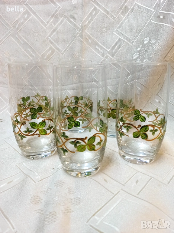 Уникално красив комплект кристални чаши ръчно рисувани с позлатени орнаменти , снимка 1