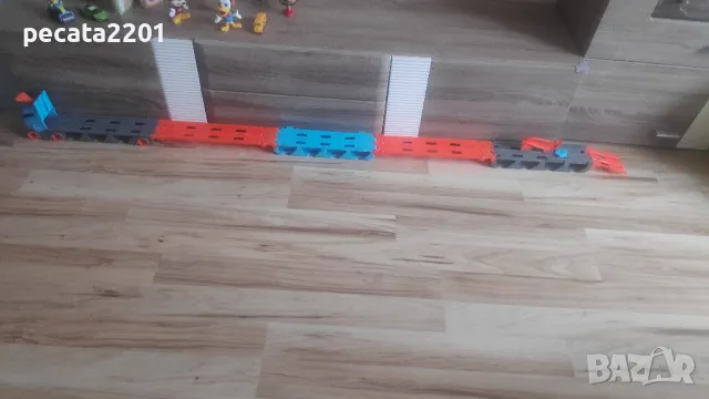 Продавам - високоскоростен автовоз Hot Wheels , снимка 4 - Коли, камиони, мотори, писти - 50421824