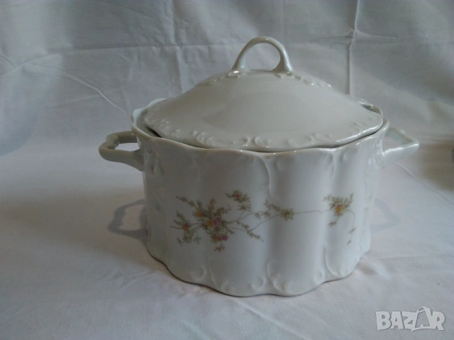 Продавам порцеланов супник и плато комплект, снимка 3 - Сервизи - 53510223