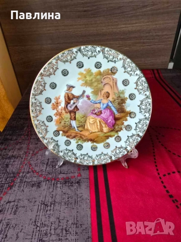 Чиния за стена