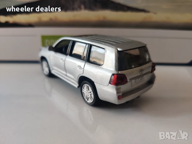 Метална количка Toyota Land Cruiser V8 Siku мащаб 1:55, снимка 3 - Колекции - 50836110