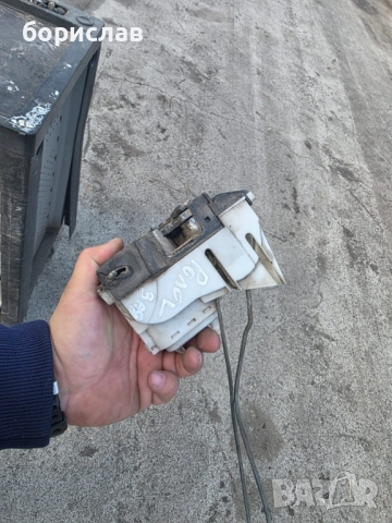 Задна лява брава за Фолксваген поло 6н2 , снимка 3 - Части - 52268266