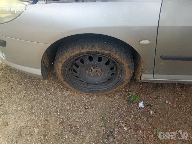 Ляв калник Пежо 407  за Peugeot 407 2004 година