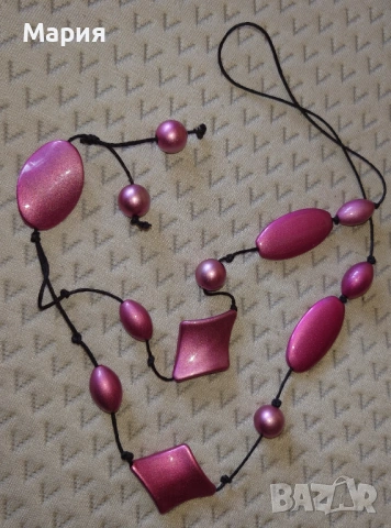 Гердан с лилави мъниста