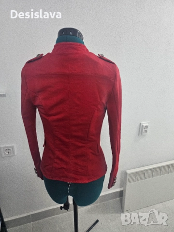 Червено сако, снимка 2 - Сака - 51953683