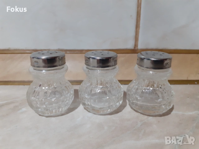 Комплект малки стъклени солнички 3 бр., снимка 3 - Антикварни и старинни предмети - 53347473