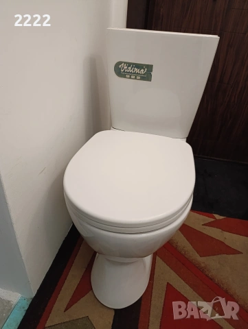 Продавам тоалетна моноблок 