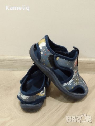 Вътрешни обувки за градина, снимка 1 - Детски обувки - 45525790
