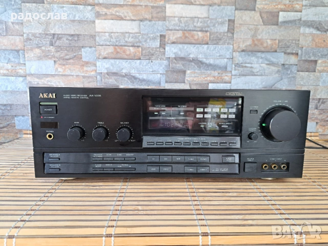 AKAI  AA-V235